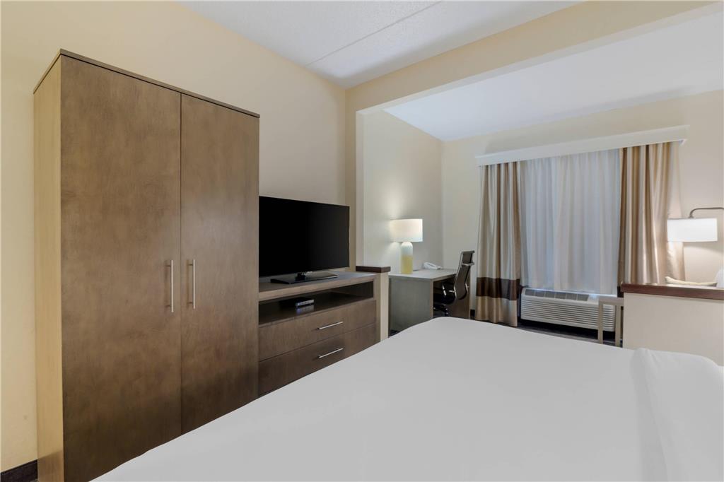 Comfort Inn Bismarck - photo 21