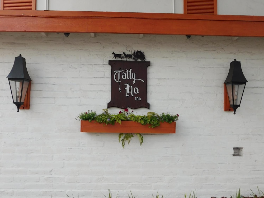 Tally Ho Inn - photo 16