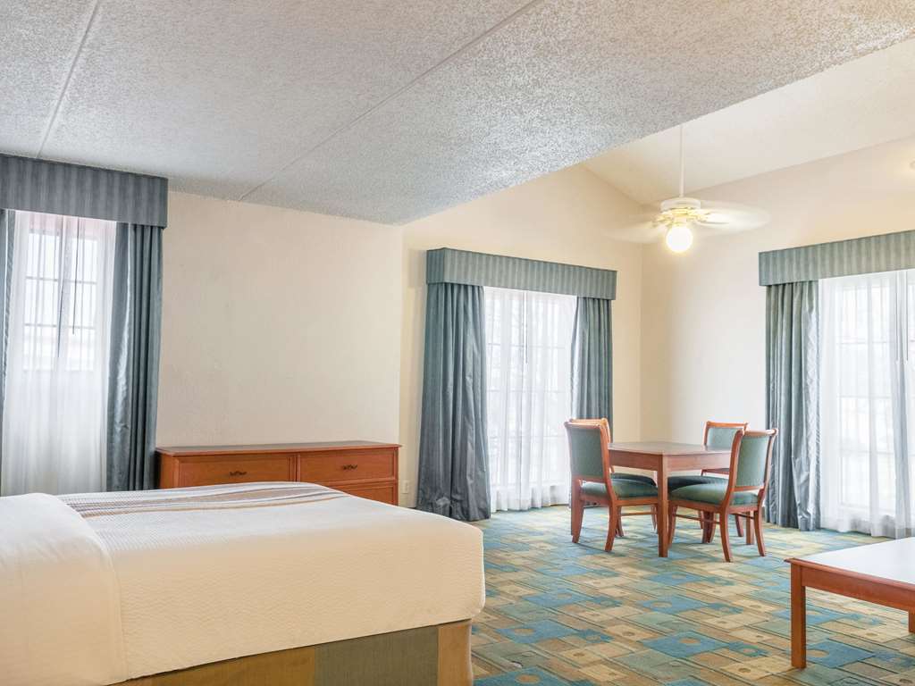 La Quinta Inn by Wyndham New Orleans West Bank Gretna - photo 22