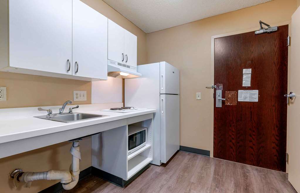 Extended Stay America Suites Sacramento Elk Grove - photo 16