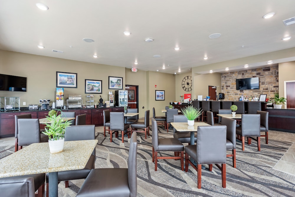 Cobblestone Hotel & Suites Little Chute - photo 38