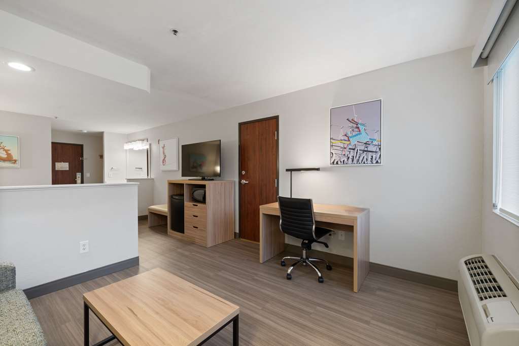 Best Western Lake Oswego Portland Hotel & Suites - photo 56