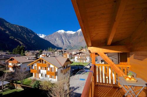 Lovely apt in Pinzolo Val Rendena 7 — 4-Star Luxury Hotel in Pinzolo, Italy