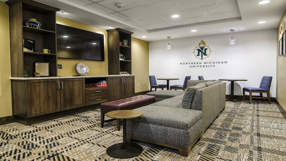 Staybridge Suites Marquette by IHG - photo 40