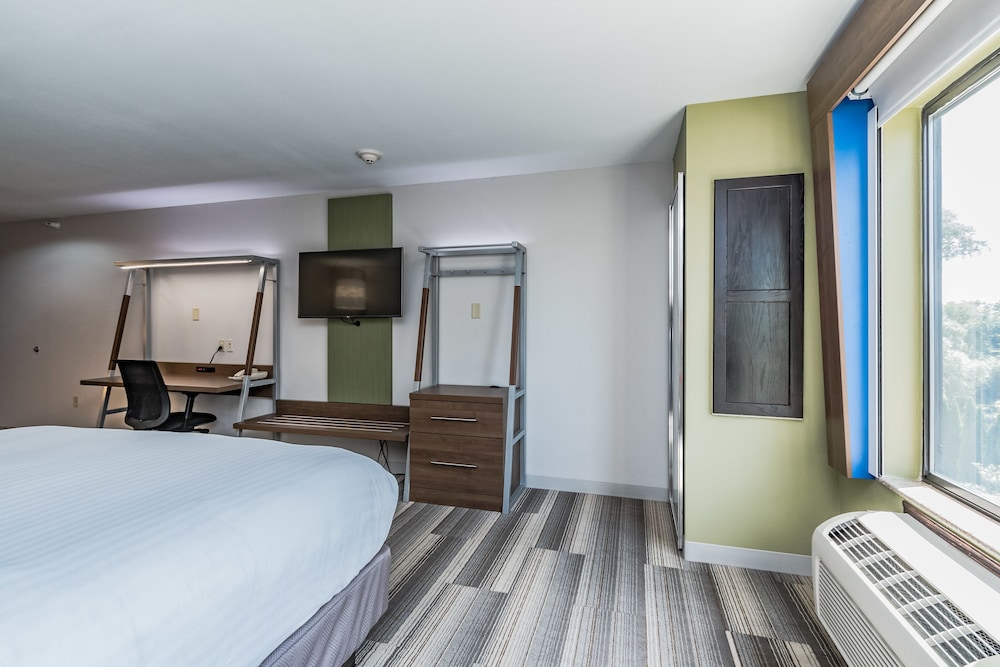 Holiday Inn Express Hotel & Suites South Bend by IHG - photo 10