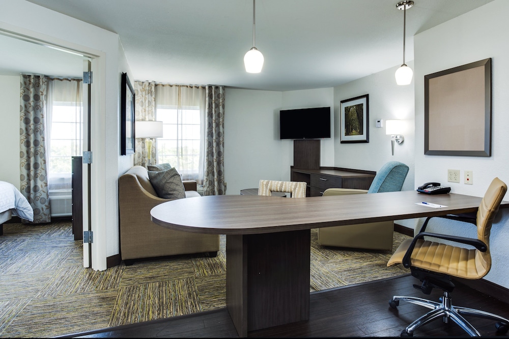 Candlewood Suites Ft. Lauderdale Airport Cruise an IHG Hotel - photo 2