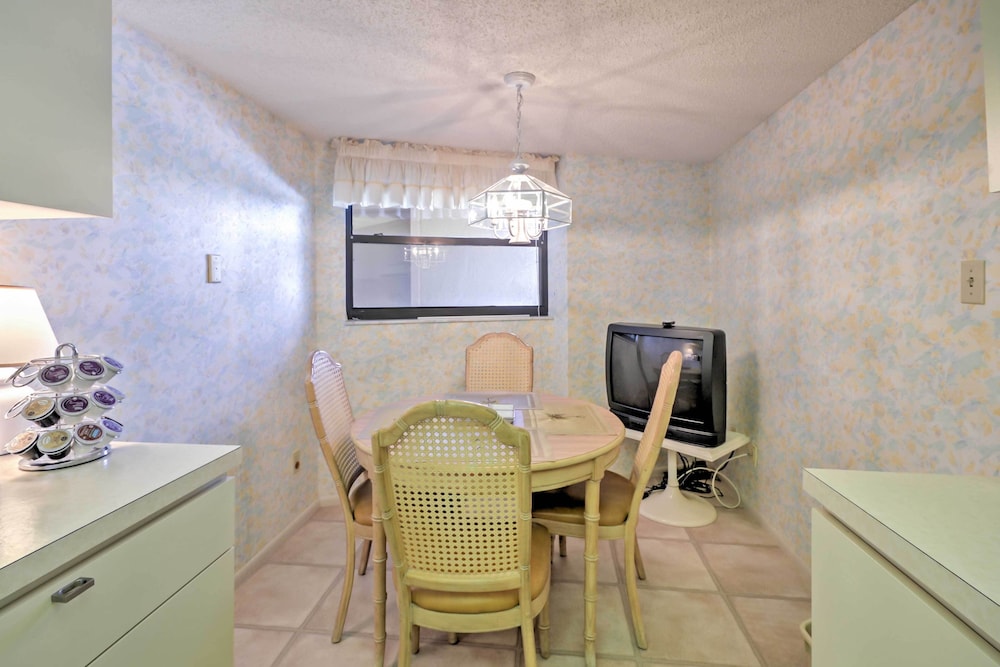 Beachfront Sarasota Resort Condo Siesta Key View - photo 14