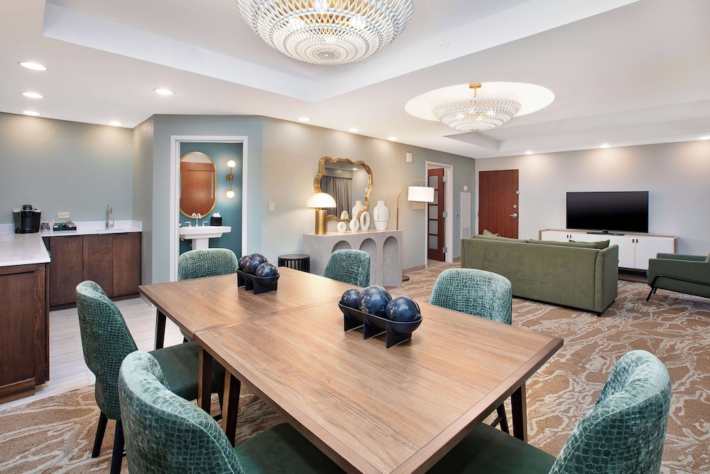 Embassy Suites by Hilton San Marcos Hotel Conference Center - photo 21