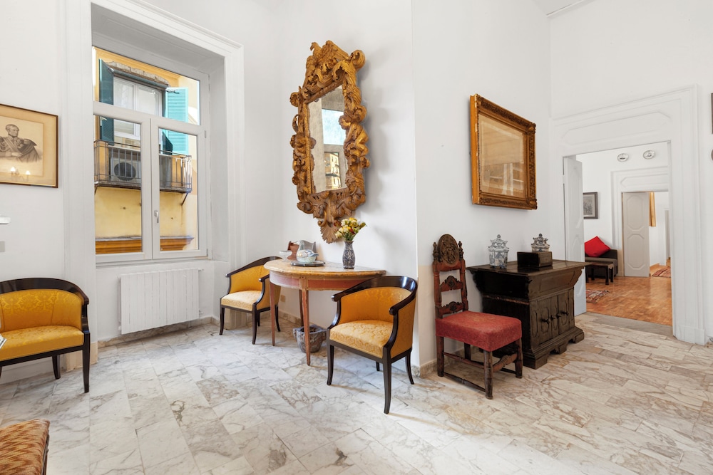 Teresella Suite — 4-Star Luxury Hotel in Naples, Italy