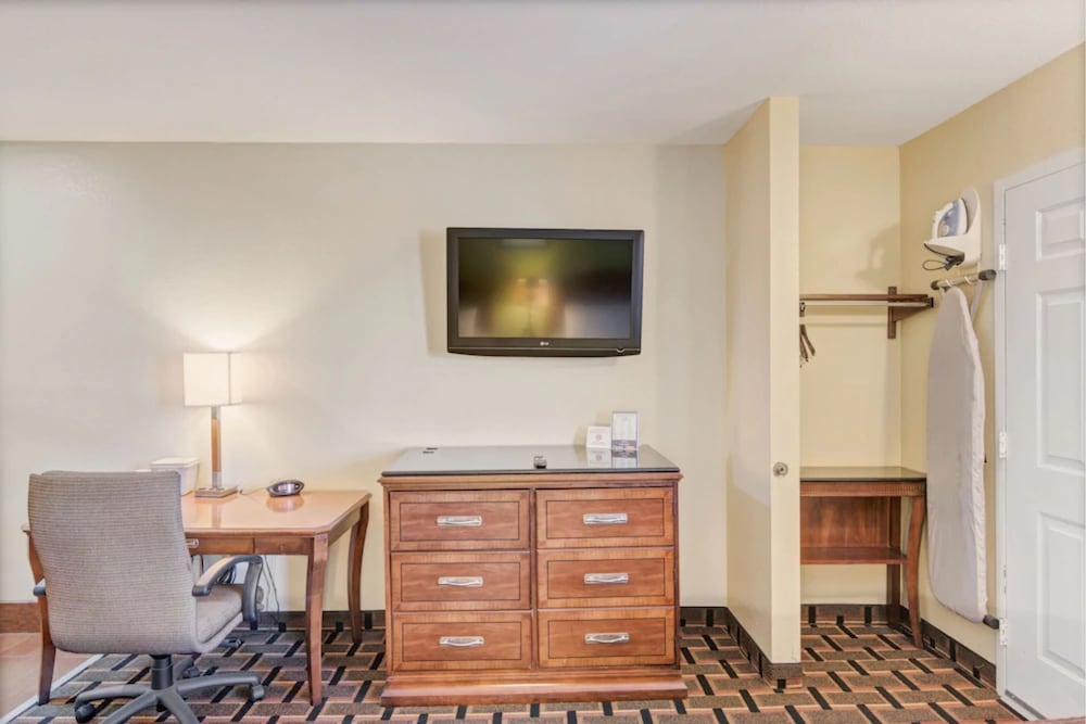 Travelodge by Wyndham Savannah Midtown - photo 23
