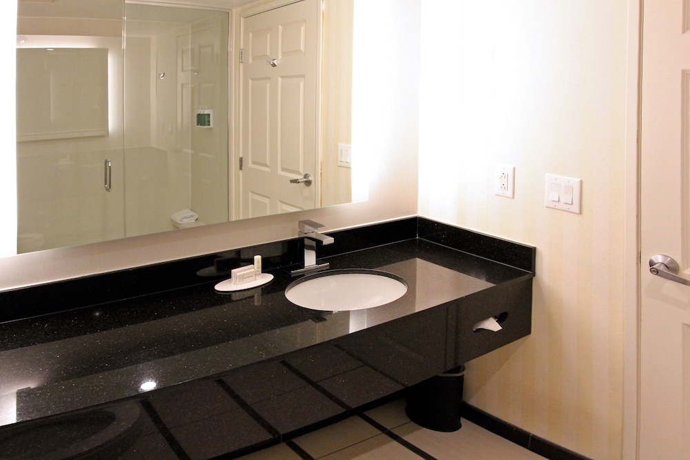 Fairfield by Marriott Inn & Suites Charleston Airport Convention Center - photo 13