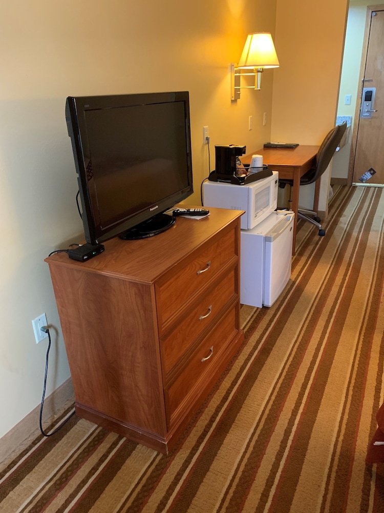 Super 8 by Wyndham Sparta - photo 22