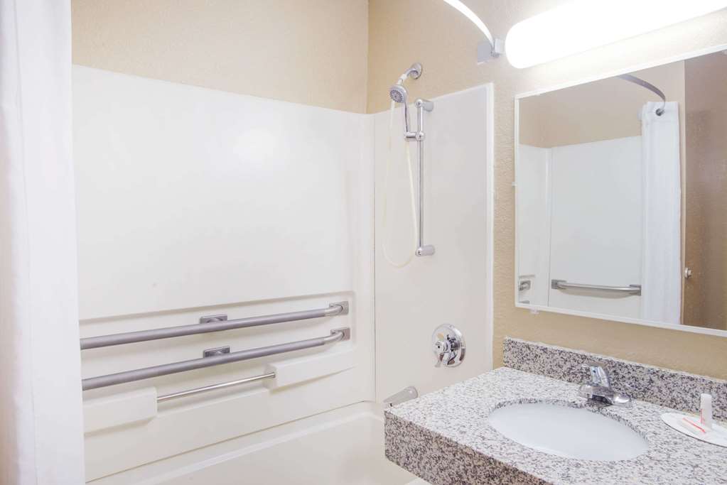Super 8 by Wyndham Massena NY - photo 8