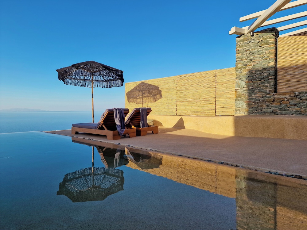 Agada Folegandros — 4-Star Luxury Hotel in Folegandros, Greece