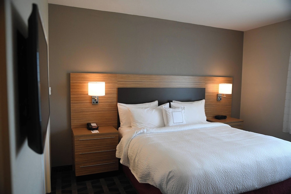 TownePlace Suites by Marriott Kansas City at Briarcliff - photo 12