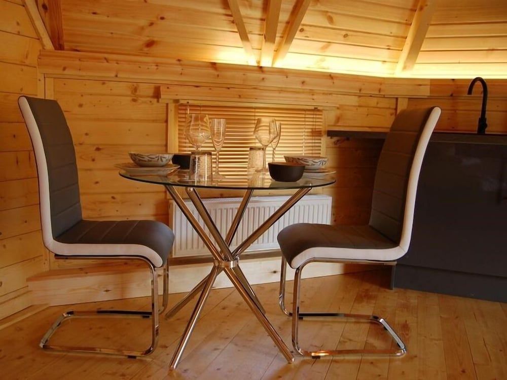 Romantic Rural Retreats — hotel in Crewkerne