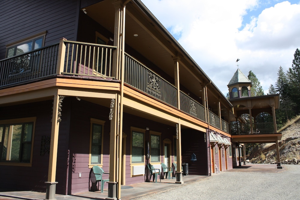 Hearthstone Elegant Lodge by the River - photo 47