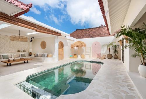 Casa Adem Modern & Trendy 3BR Villa in Seminyak 10 Minutes to the Beach with Private Pool — 4-Star Luxury Hotel in Seminyak, Indonesia