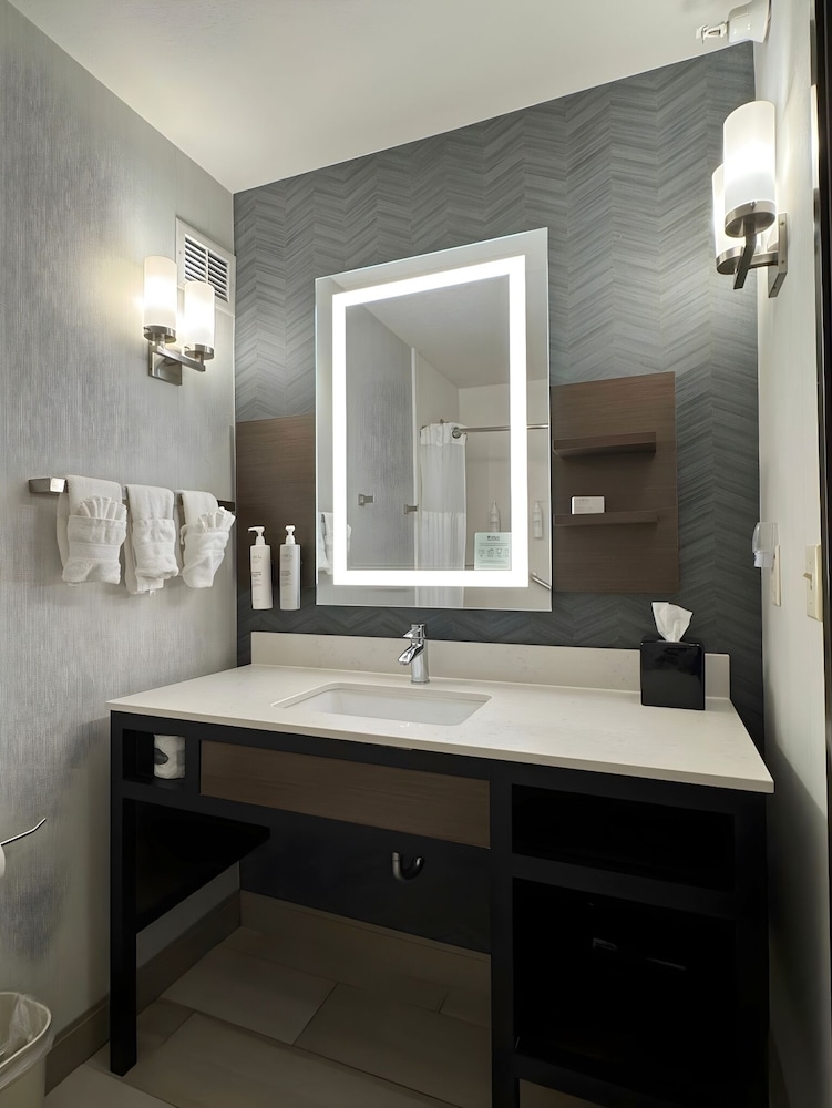Hilton Garden Inn Des Moines West - photo 56