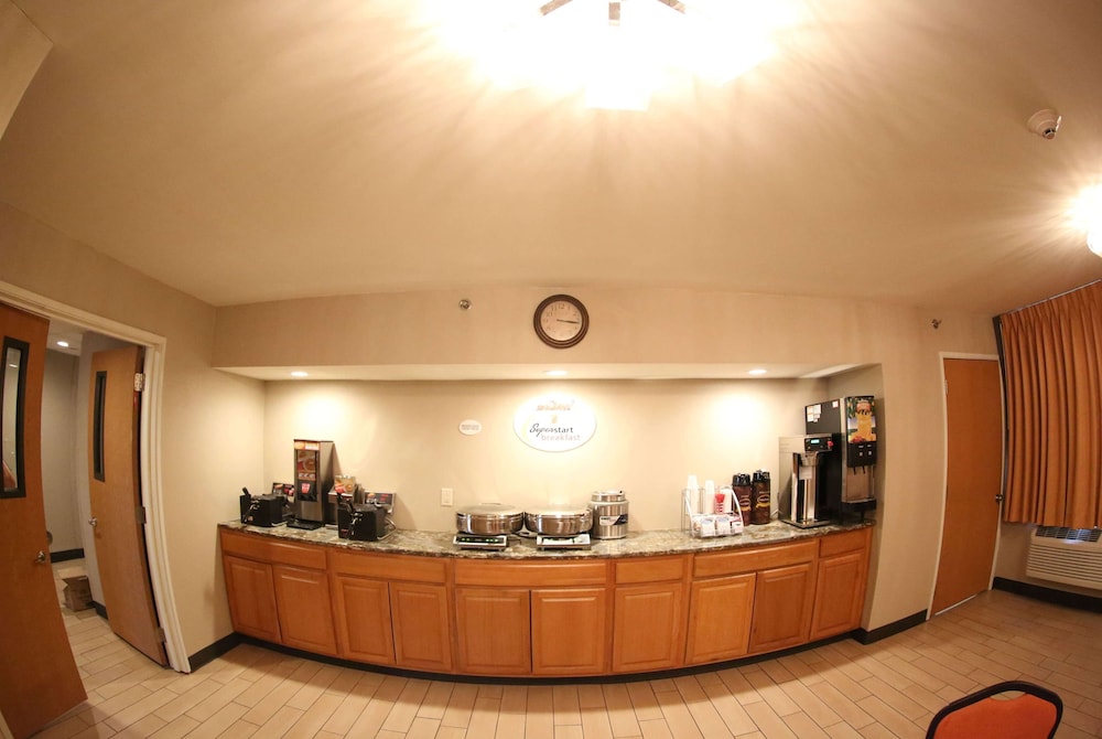 Super 8 by Wyndham Portsmouth - photo 27