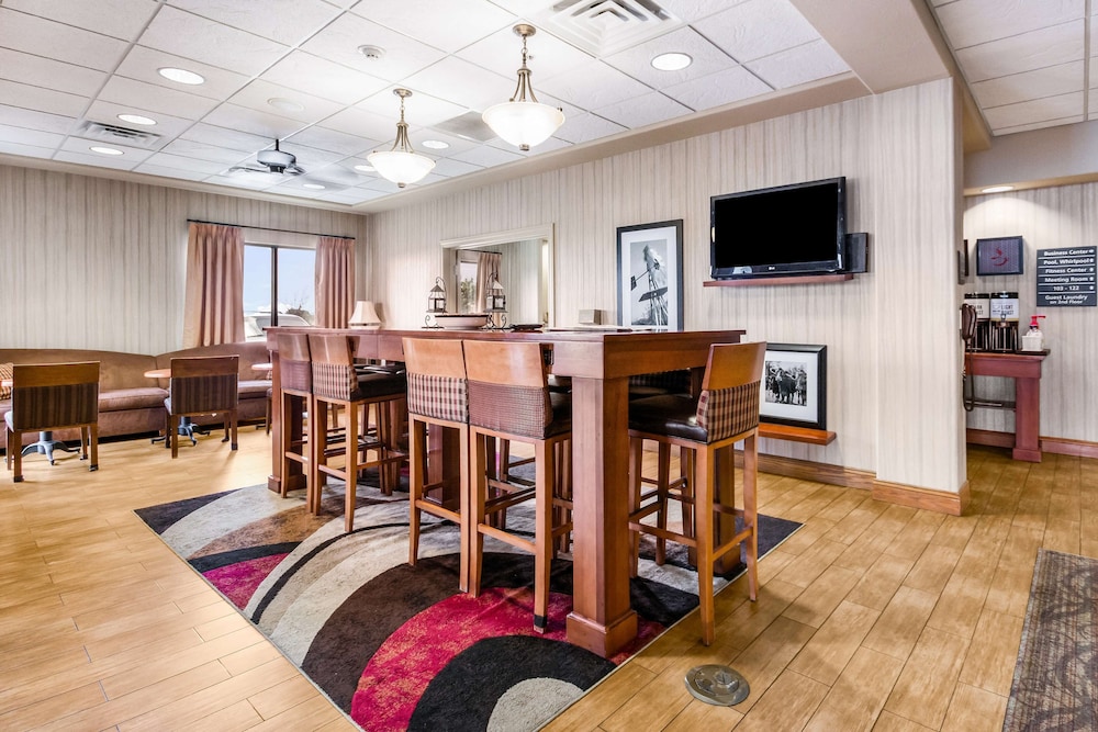 Hampton Inn Derby Wichita Southeast - photo 3