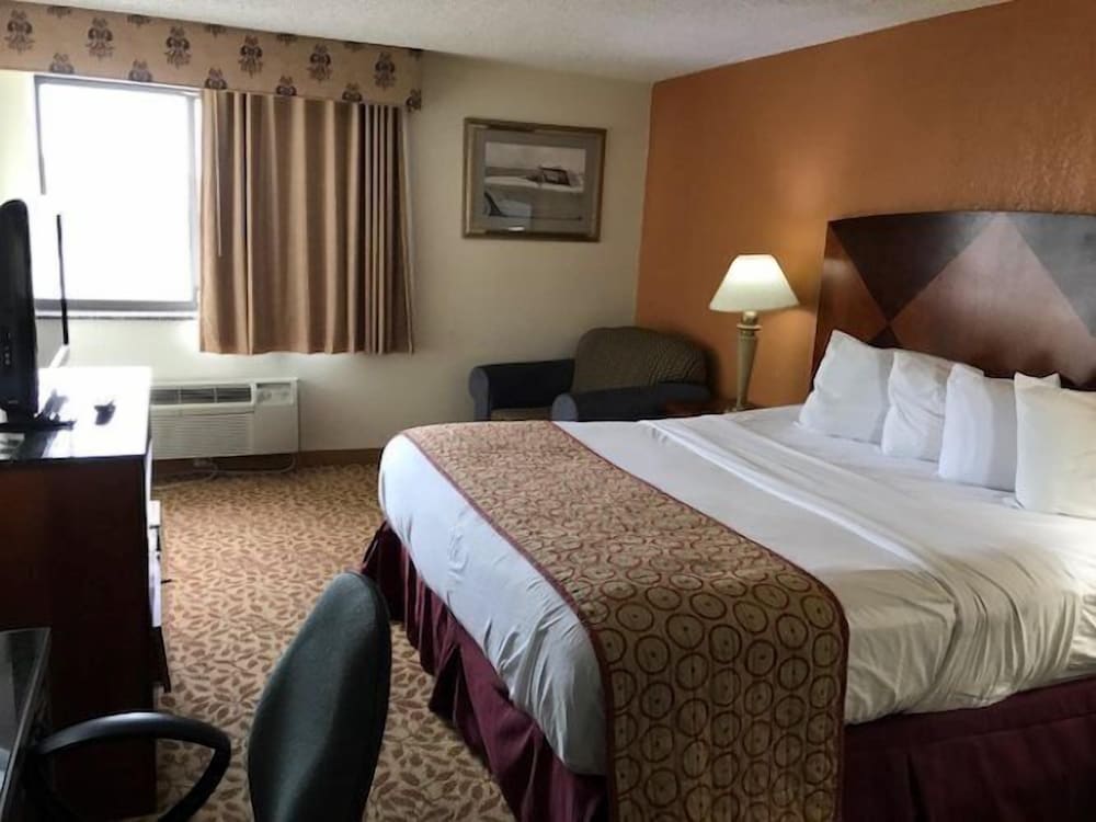 Marvin's Garden Inn - photo 22