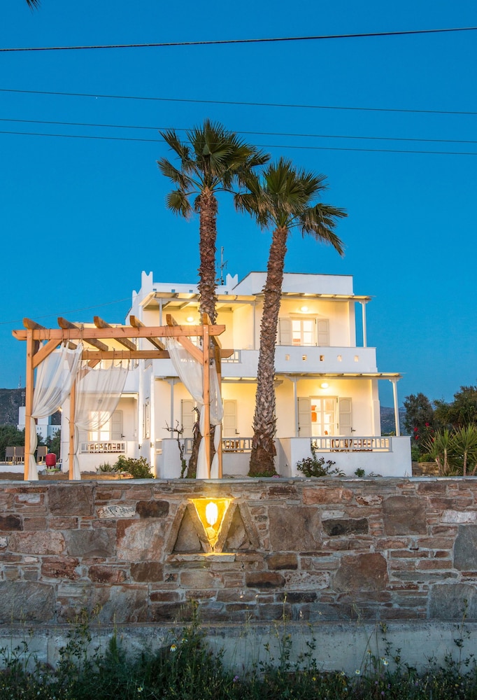 Ktima Bianco - carbon neutral hotel in Naxos