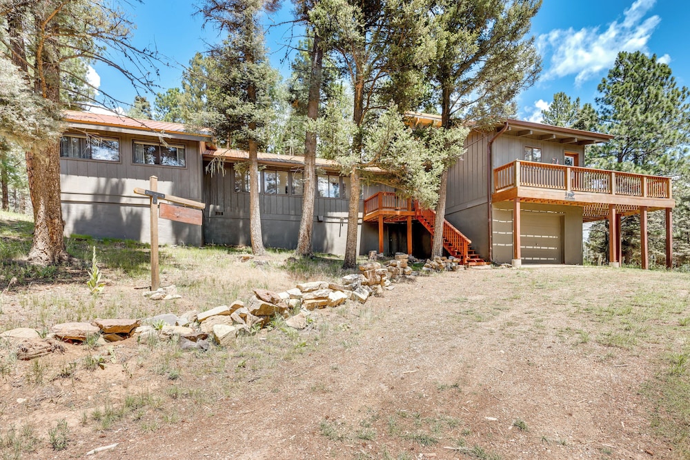 4 Mi to Angel Fire Resort: Retreat w Hot Tub - photo 28