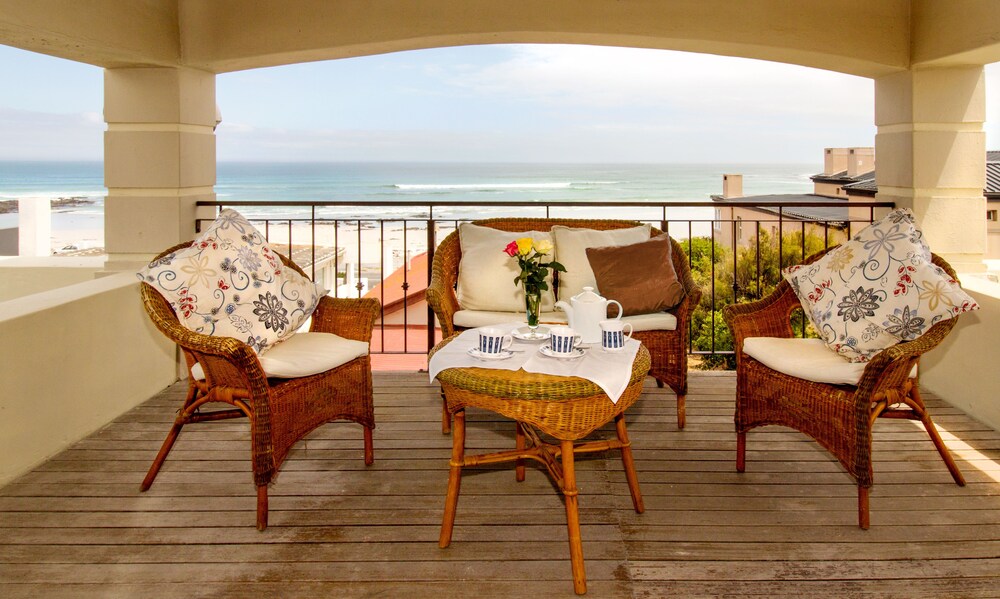 The Sandcastle Guesthouse Melkbosstrand