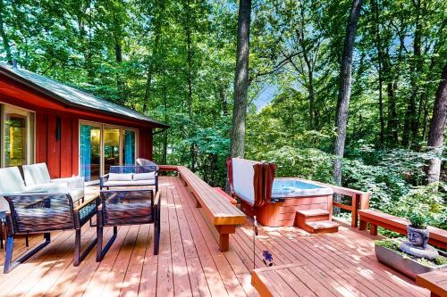 The Tree House — 4-Star Luxury Hotel in New Buffalo, United States
