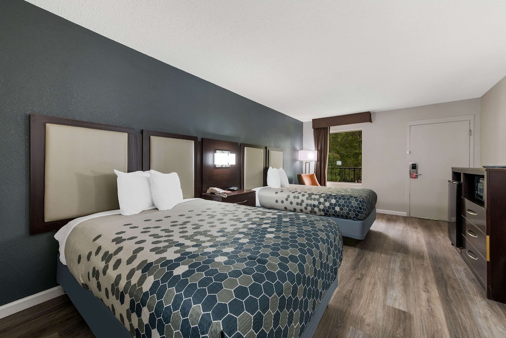 Econo Lodge Cheraw Market Street - photo 26