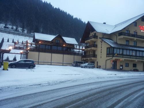 Pensiunea Vranis — 5-Star Luxury Hotel in Sadova, Romania
