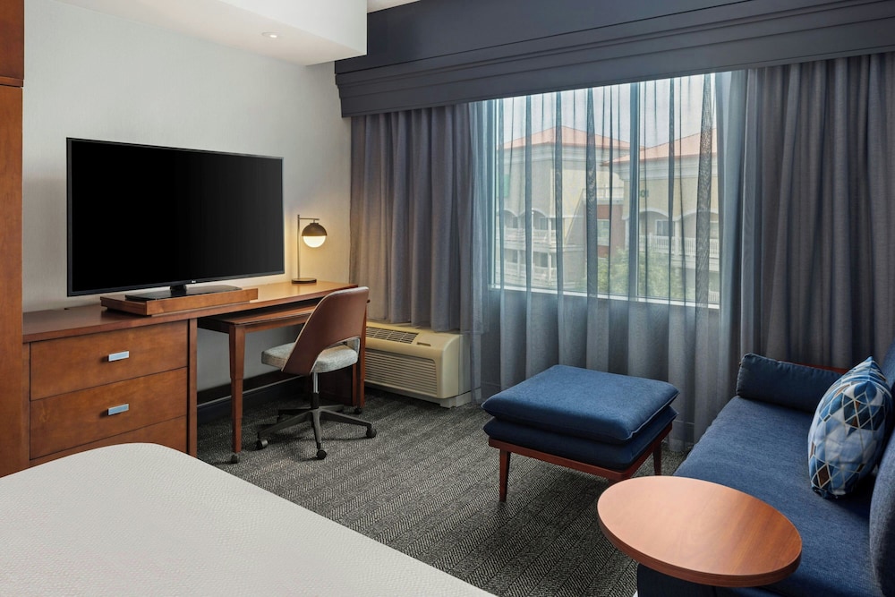 Courtyard by Marriott Minneapolis Maple Grove Arbor Lakes - photo 18