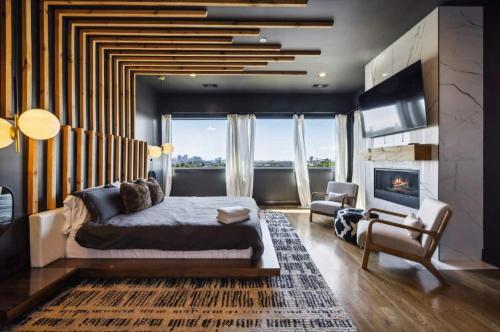 Epic Luxury Mansion w Nashville Skyline Views in Nashville, United States