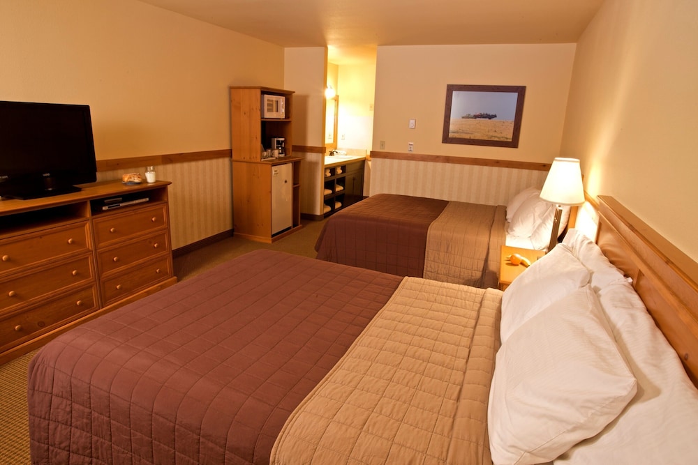 Cousins Country Inn - photo 40