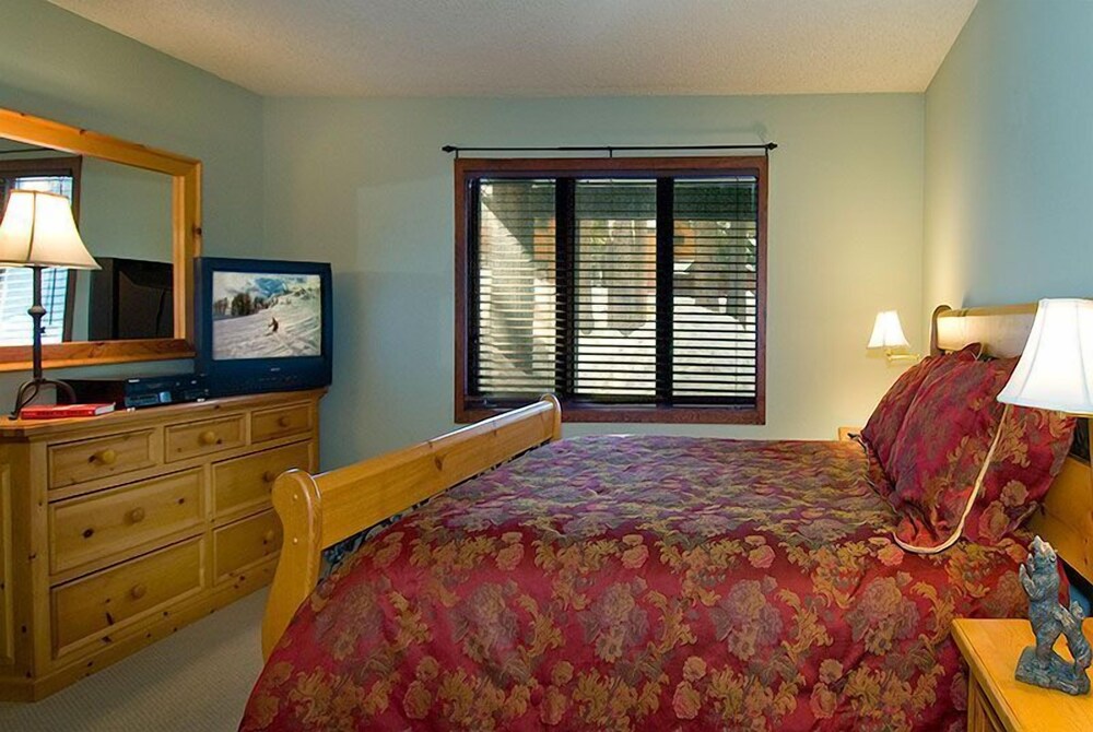 Mammoth Slopes Lodging - photo 3
