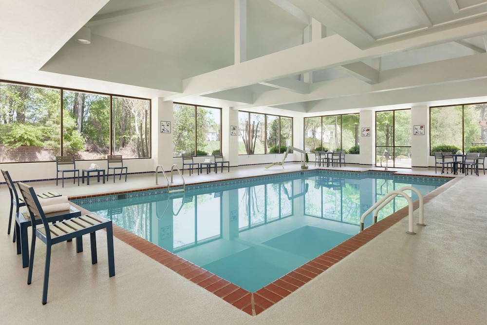 Homewood Suites by Hilton Williamsburg - photo 33