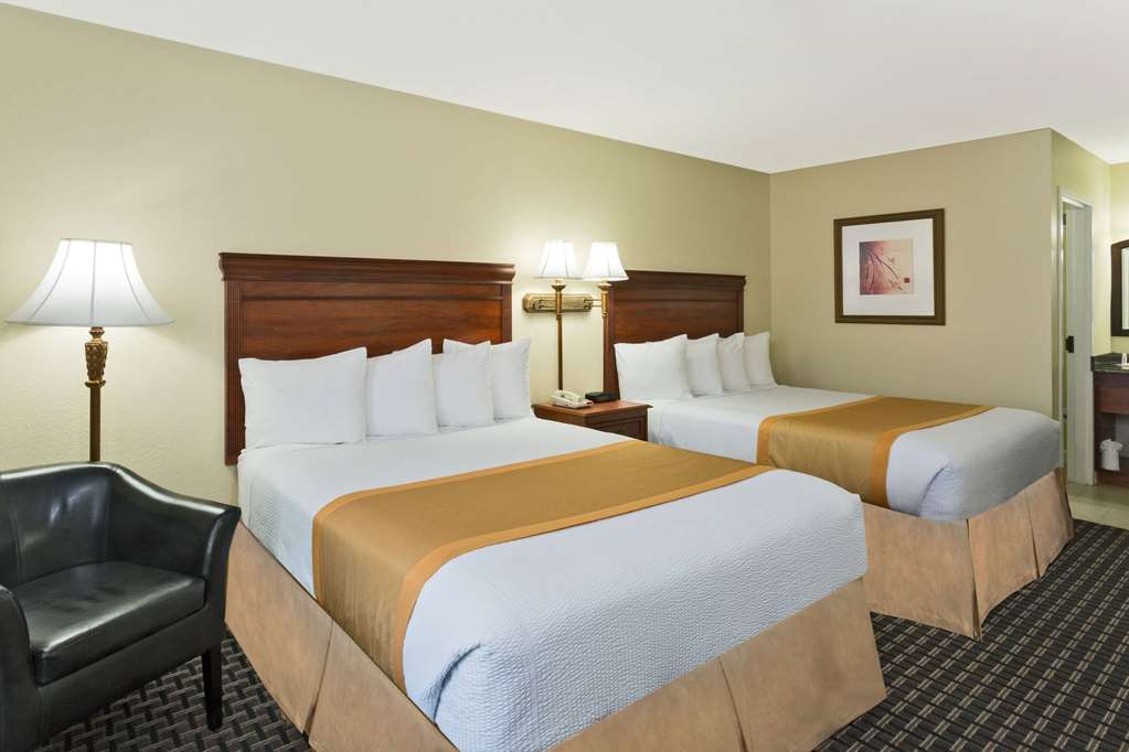 Days Inn by Wyndham Port Charlotte Punta Gorda - photo 11