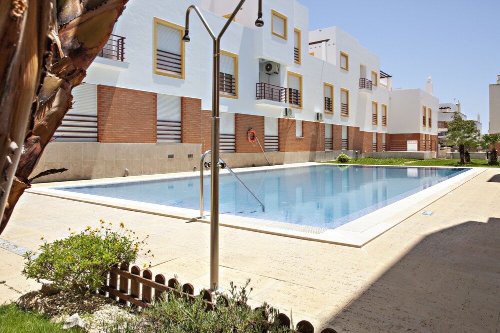 Quinta da Gomeira — 4-Star Luxury Hotel in Cabanas De Tavira, Portugal