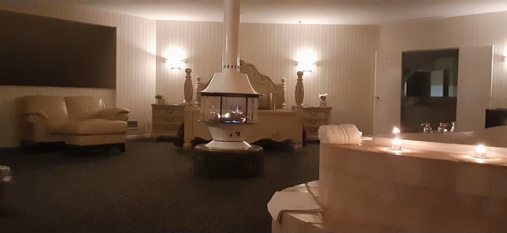 Lakeside Resort and Conference Center - photo 15