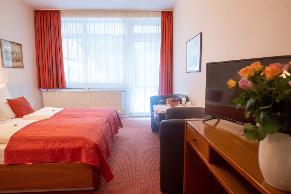Flair Hotel zur Therme — Erwitte — photo 3
