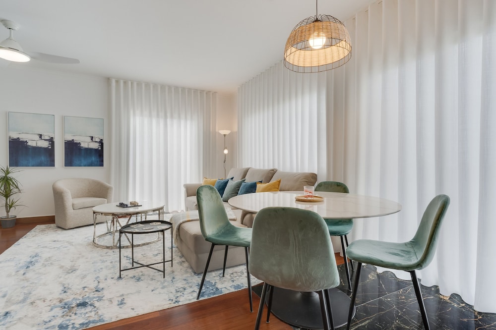 Cozy penthouse apartment — 4-Star Luxury Hotel in Santa Cruz, Portugal