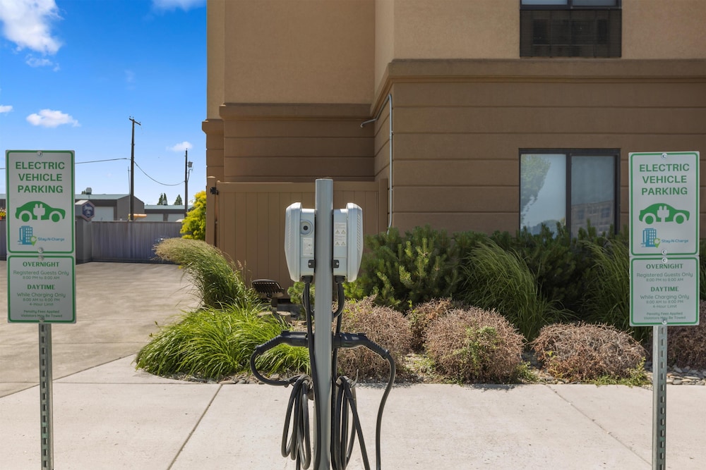 Hampton Inn Pendleton - photo 32