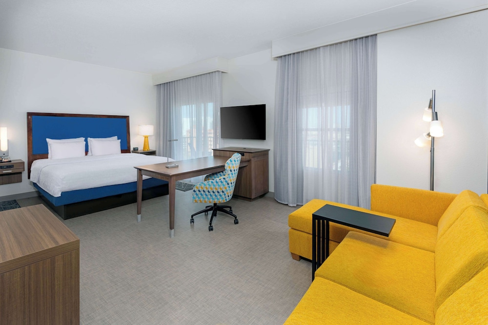 Hampton Inn & Suites Clearwater Beach - photo 21