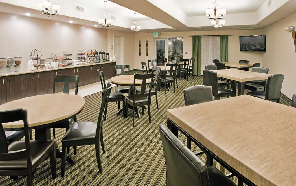 La Quinta Inn & Suites by Wyndham Fowler - photo 49