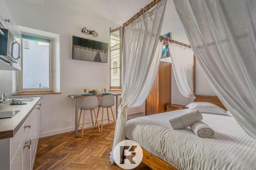 R’apparts Studio Cocooning Vegetal in Grenoble, France