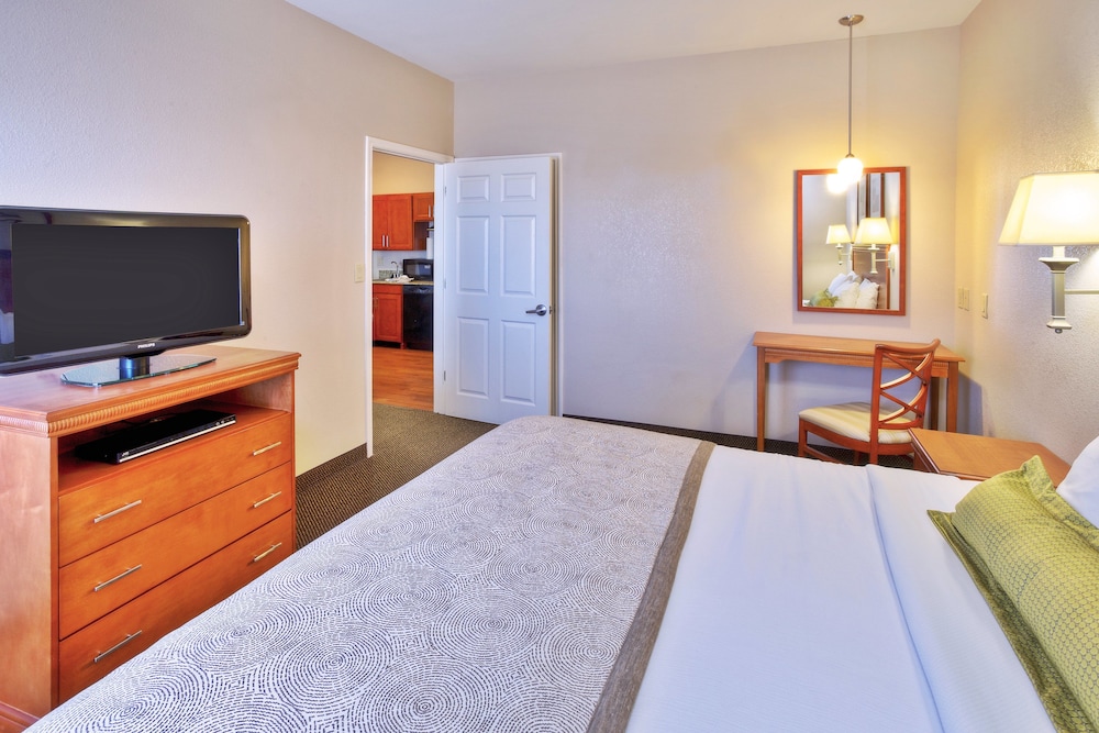 Candlewood Suites Ft Stockton an IHG Hotel - photo 3