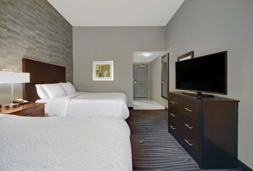 Hampton Inn & Suites Robbinsville - photo 10