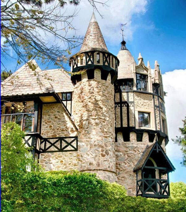 Castle Keep B&B in the Tower. — Crafers — photo 5