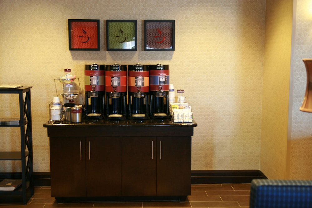 Hampton Inn Topeka - photo 23